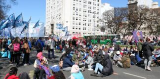 El Gobierno anunció ‘sanciones severas’ por piquetes y ayer se reunieron abogados de ATE