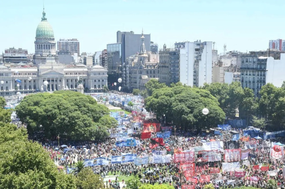 La CGT confirmó que más de 1 millón 500 mil personas se movilizaron en ...