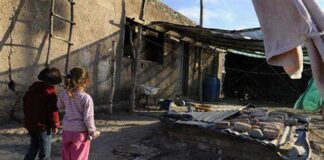 La UCA indicó que la pobreza alcanzó al 52% de la población en el primer semestre