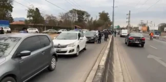 Choque en cadena en Av Bolivia: Cinco vehículos implicados