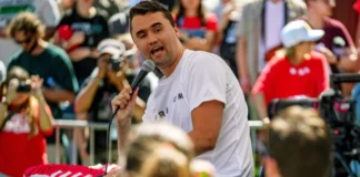 Asesinan en un evento en una universidad de EE.UU. a Charlie Kirk, comentarista conservador y aliado de Trump