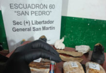 Tres pasajeros bolivianos transportaban cocaína en un omnibus de línea