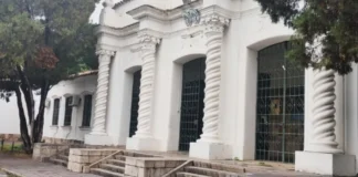 Violenta pelea en un colegio de Salta secuestraron cuchillos, un machete y demoraron a cinco jóvenes