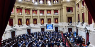 El oficialismo buscará aprobar cambios en Zona Fría y frenar la interpelación a Adorni