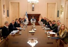 El oficialismo busca ordenar su estrategia en medio de tensiones internas