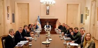 El oficialismo busca ordenar su estrategia en medio de tensiones internas