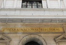 La Justicia anuló el DNU que trasladaba los trámites de ciudadanía a Migraciones