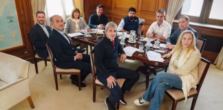El Gobierno reúne a la mesa política para definir la estrategia legislativa