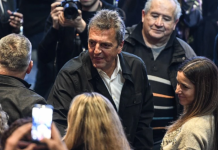Massa reapareció en una cumbre del peronismo santafesino