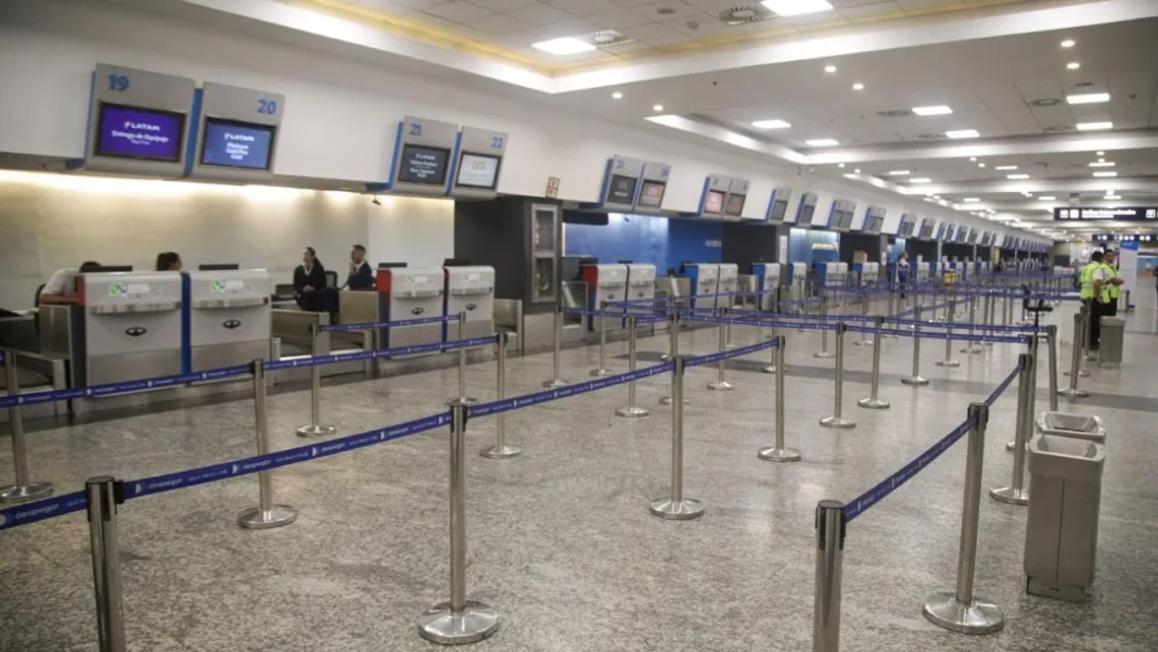 PARO DE AEROPUERTOS
