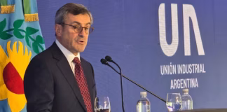 El Gobierno se reúne con la UIA en medio de la preocupación por la actividad industrial