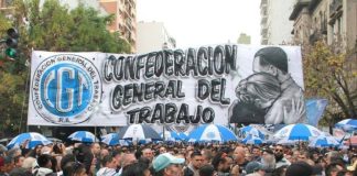 La CGT marcha por el centro porteño en defensa de la industria nacional y el empleo