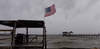 Trump declaró la emergencia federal en Alabama y Florida por el huracán Isaías