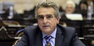 Agustín Rossi cuestionó a Caputo por no presentarse en Diputados para defender el Presupuesto 2027