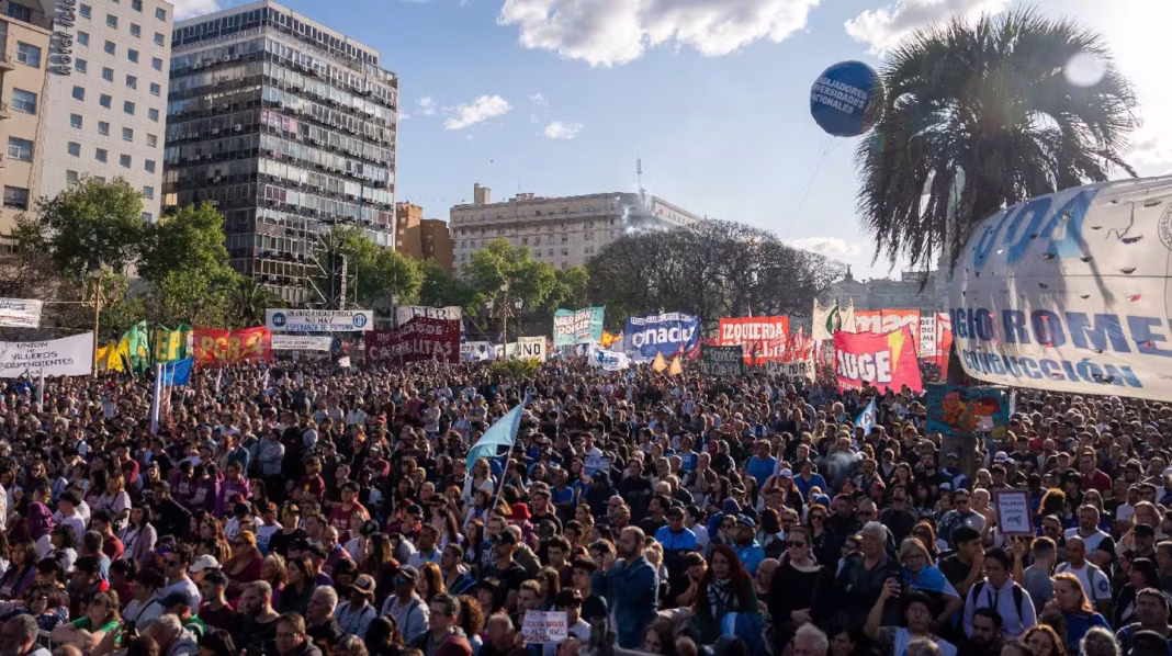 MARCHA UNIVERSITARIA