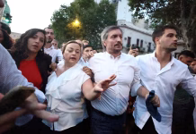 Un grupo de diputados fue afectado por los gases lacrimógenos durante la marcha universitaria