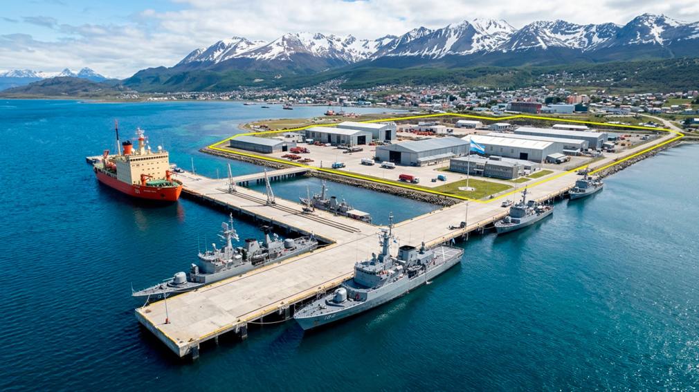 BASE NAVAL