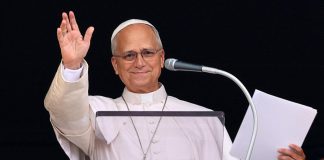 León XIV recibió a dos sacerdotes argentinos y dejó un mensaje sobre su próxima visita