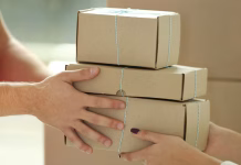 Las compras por courier superaron en nueve meses todo lo importado durante 2025