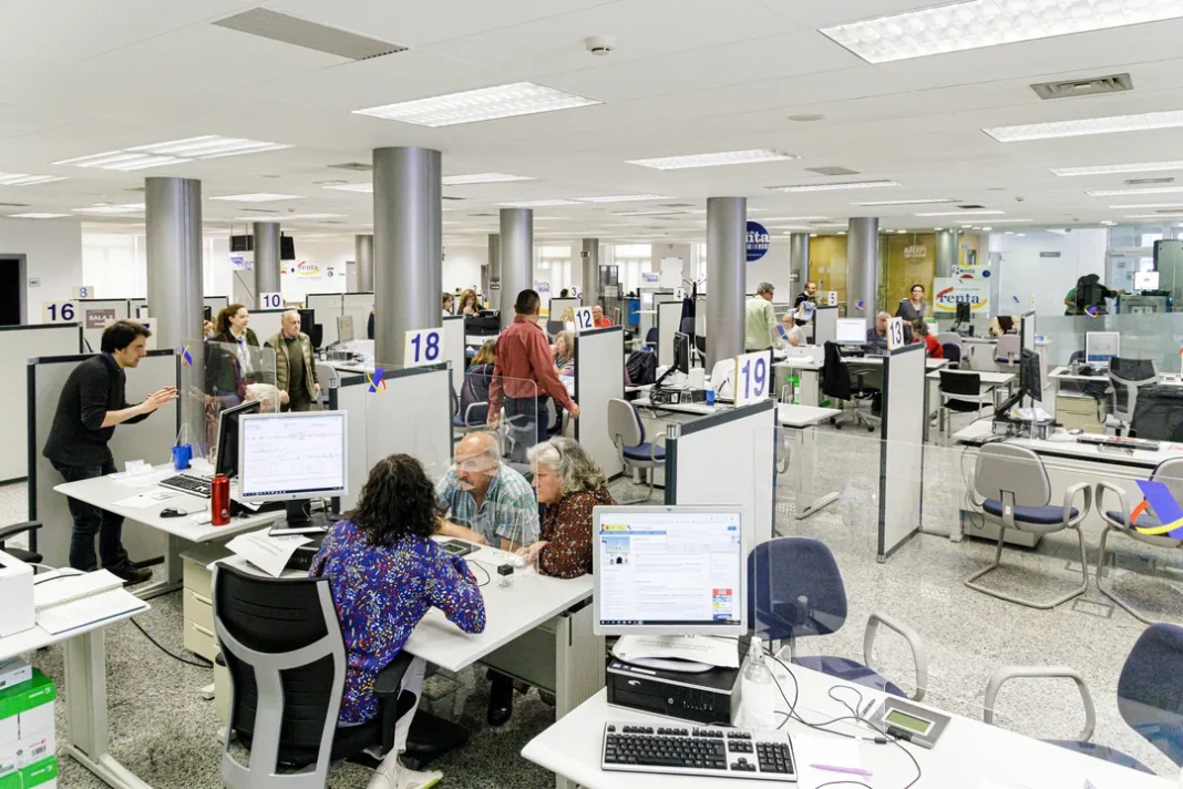 TRABAJADORES